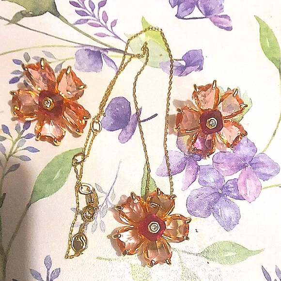 ๐น NWOT Florere necklaceFlower, Pink, Gold-tone plated - Picture 11 of 11